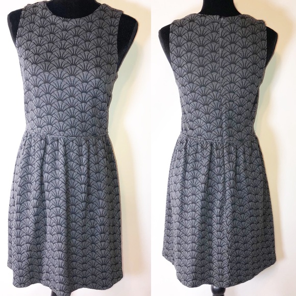 ❤️5/$25  LOFT Dress Grey Pattern - Picture 8 of 9